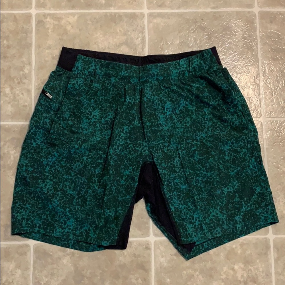 Lululemon lined T.H.E. Shorts size XL
